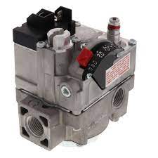 Robertshaw 720-472 150000 BTU/H Step-Open Gas Valve w/ Convertible Regulator 1/2"