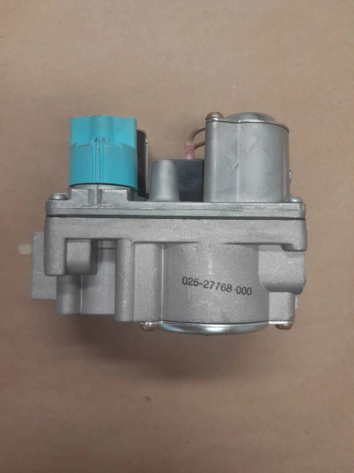 York 02527758000 - Gas Valve, 24V, Step Opening, 1/2 PSI, Straight Through