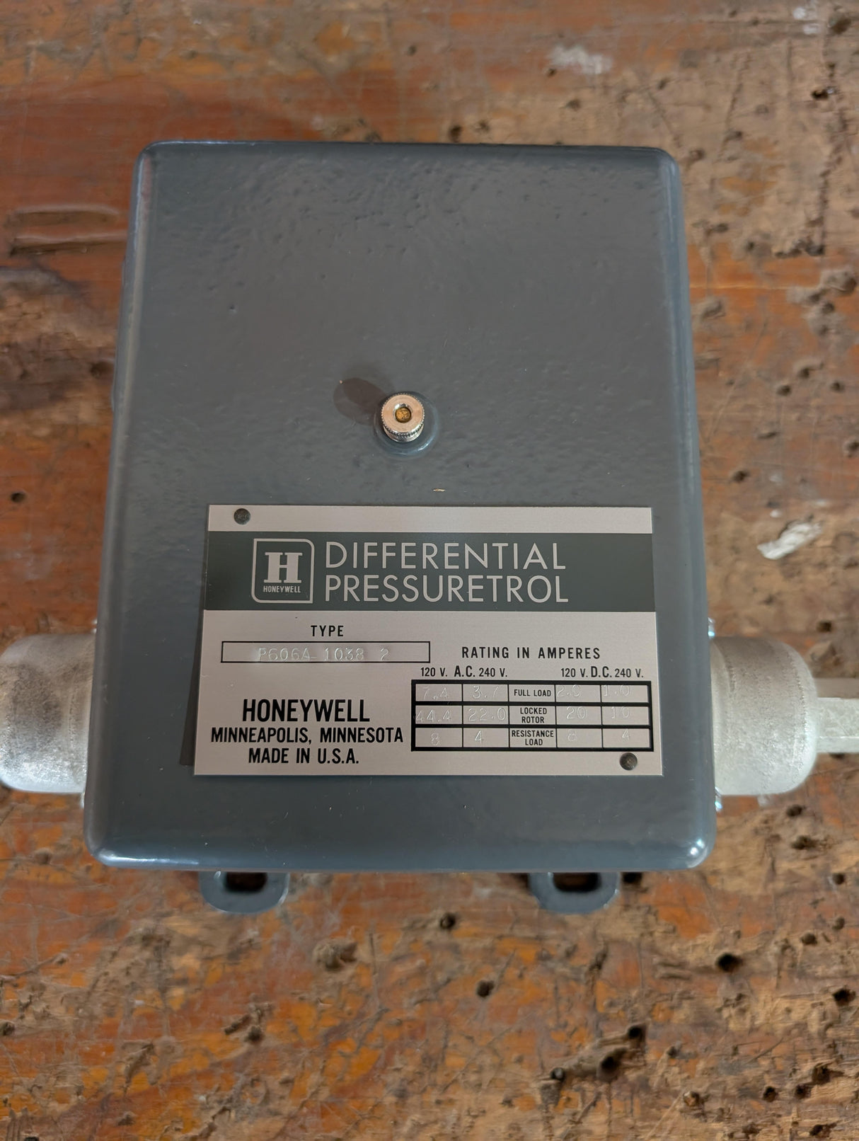 Honeywell P606A1038 Differential Pressuretrol 120/240V